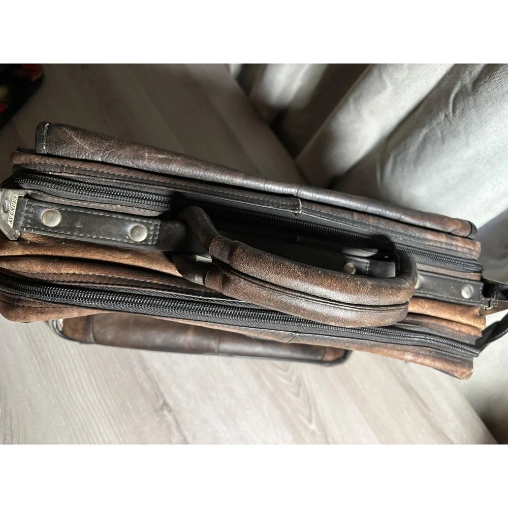 Avenues in America Mens Brown Leather Briefcase Laptop Bag Distressed Vintage